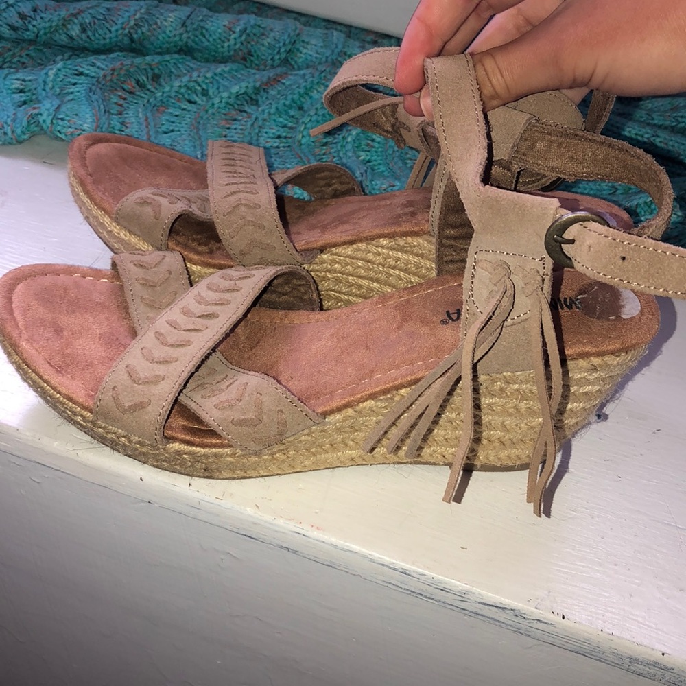 Minnetonka heels